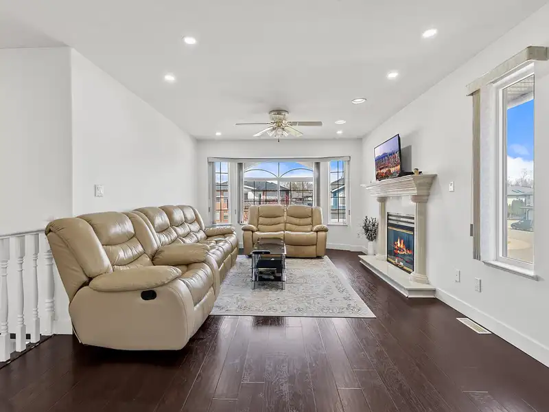 3542 GALIANO DRIVE - photo 4 of 33