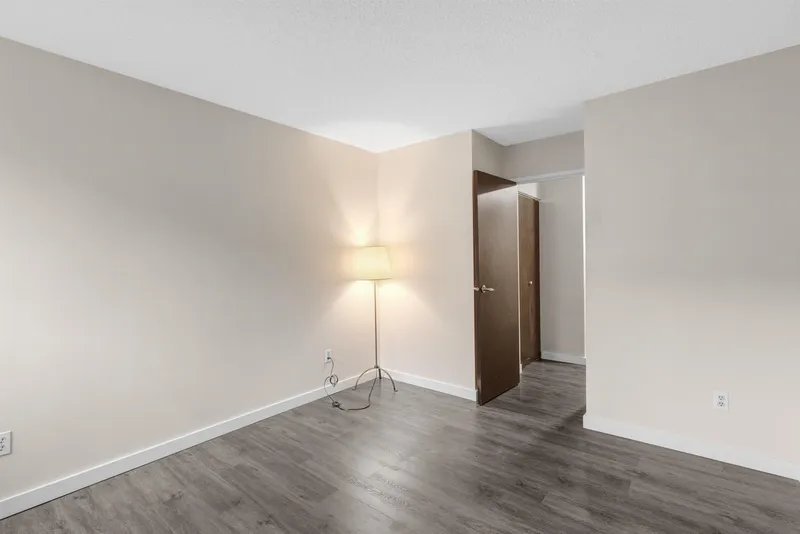 107 1121 HOWIE AVENUE - photo 2 of 25