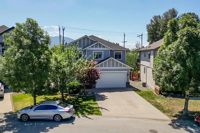34832 1 AVENUE - photo 1 of 40