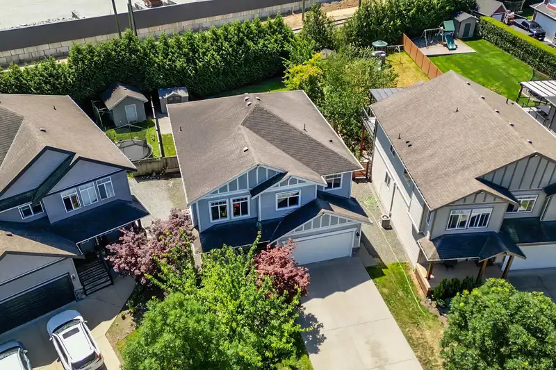 34832 1 AVENUE - photo 2 of 40