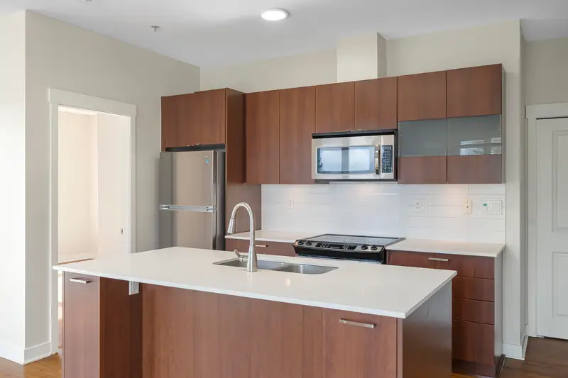 404 13339 102A - photo 2 of 13