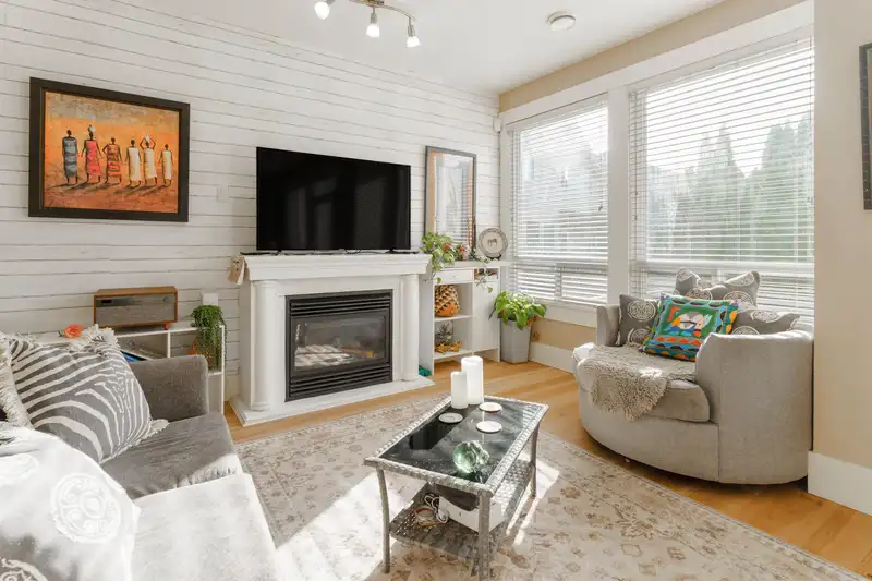 11125 234A STREET - photo 2 of 36