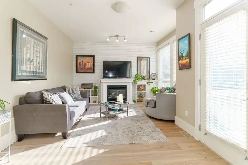 11125 234A STREET - photo 4 of 36