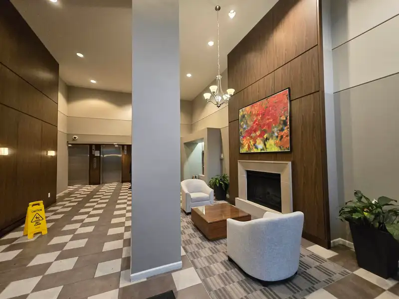 606 9262 UNIVERSITY CRESCENT - photo 1 of 10