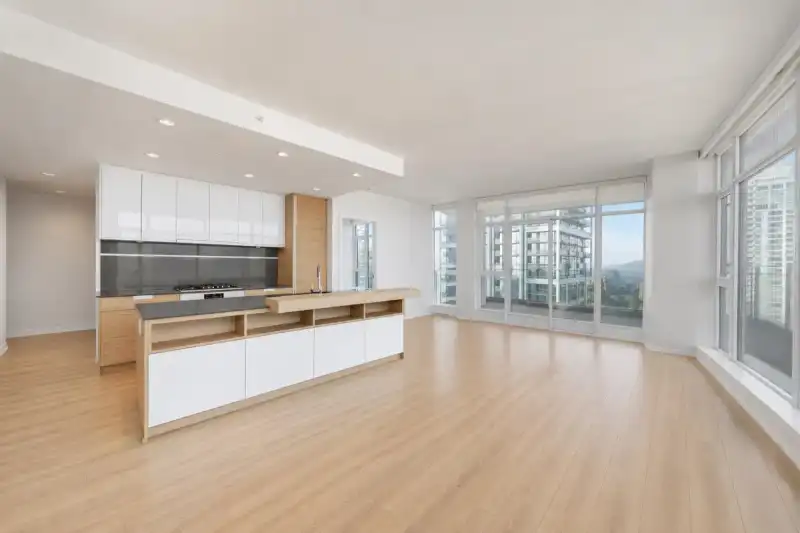 3503 4688 KINGSWAY - photo 1 of 25