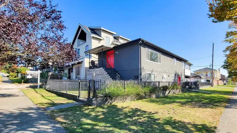 3304 VENABLES STREET - photo 1 of 40