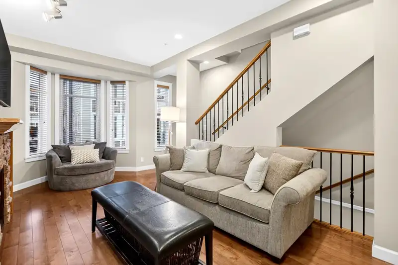 109 20738 84 AVENUE - photo 3 of 33