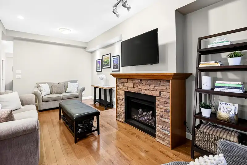 109 20738 84 AVENUE - photo 4 of 33