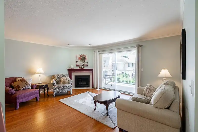 12 32615 MURRAY AVENUE - photo 2 of 24