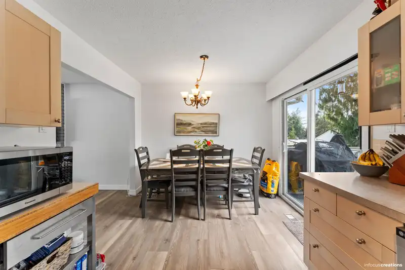 7961 TANAGER STREET - photo 3 of 33