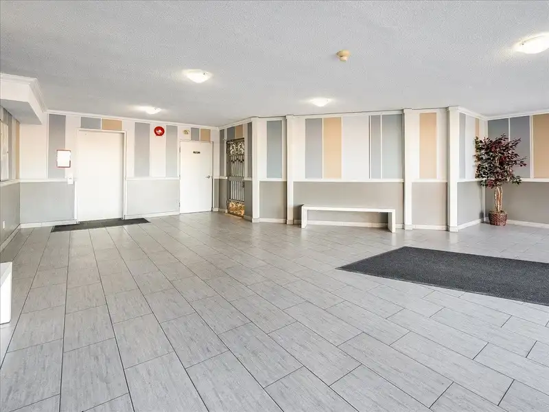 328 8460 LANSDOWNE ROAD - photo 4 of 18