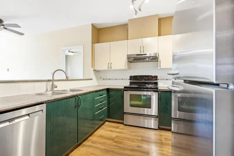 407 83 STAR CRESCENT - photo 4 of 39