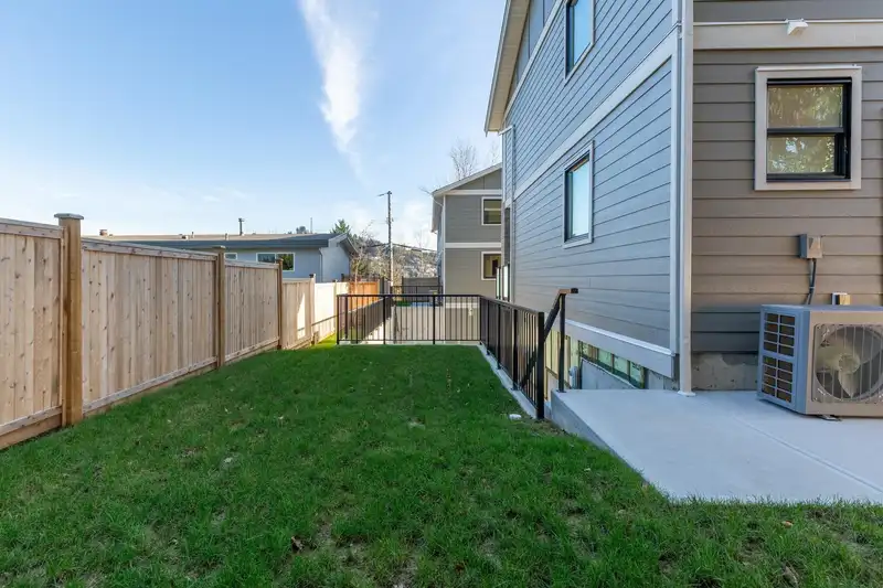 2485 BECK ROAD - photo 2 of 40
