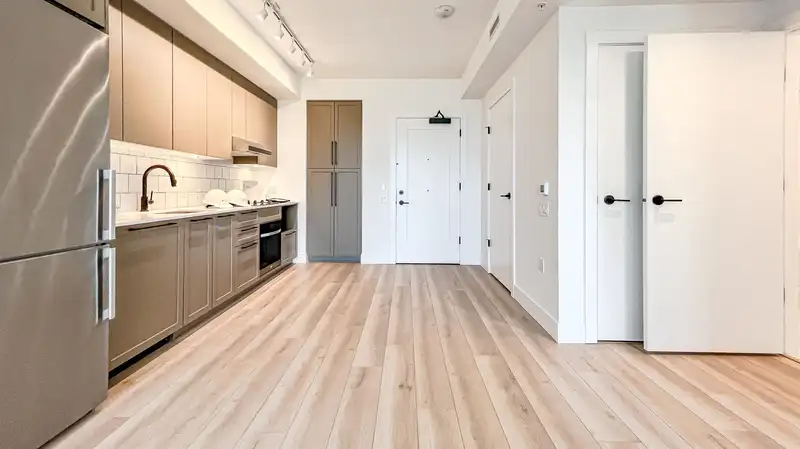 705 8750 UNIVERSITY CRESCENT - photo 4 of 16