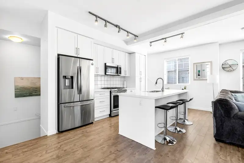 7 11272 240 STREET - photo 2 of 36