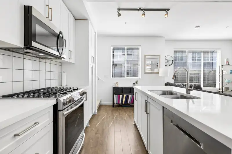 7 11272 240 STREET - photo 3 of 36
