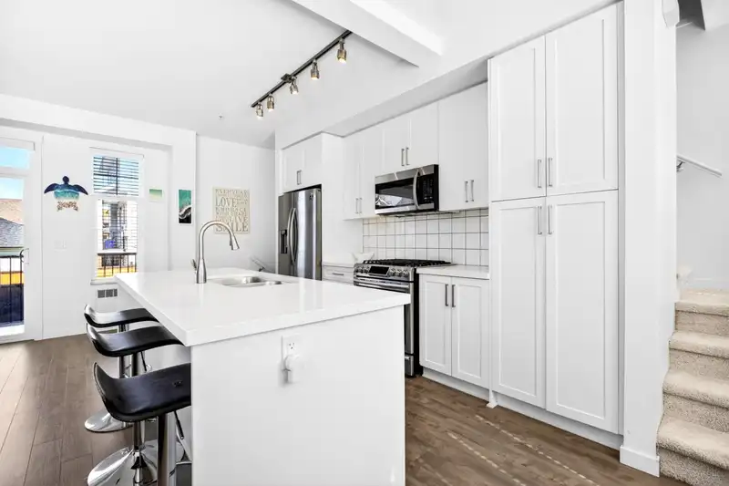 7 11272 240 STREET - photo 4 of 36