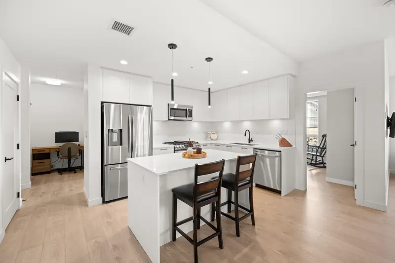 202 20052 83A AVENUE - photo 4 of 25