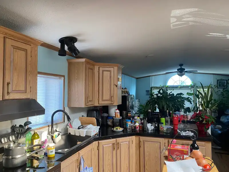 77 8254 134 STREET - photo 3 of 9