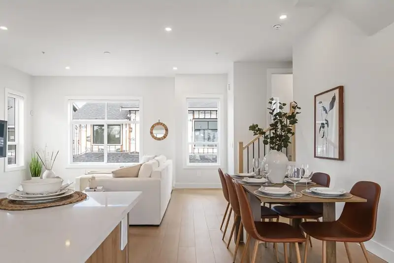 5 20645 68 AVENUE - photo 3 of 15