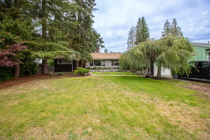 579 MIDVALE STREET - photo 1 of 4