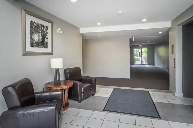 209 19320 65 AVENUE - photo 3 of 37