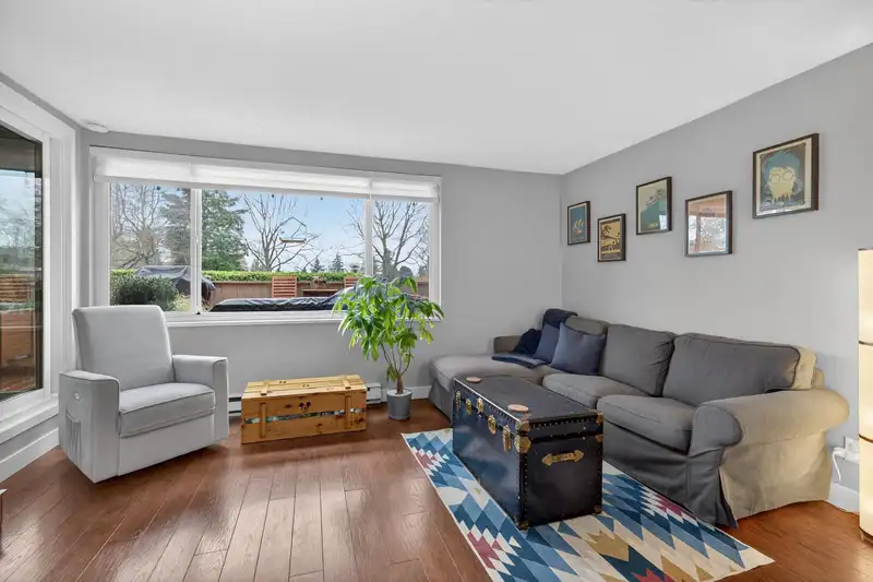 109 15272 19 AVENUE - photo 3 of 36