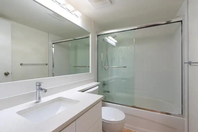 1101 9595 ERICKSON DRIVE - photo 3 of 23