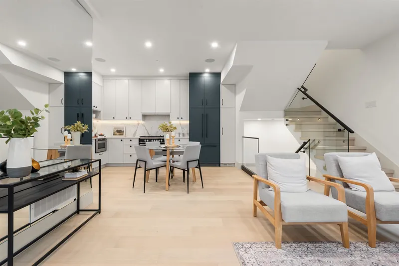 1 365 E 33RD AVENUE - photo 1 of 25