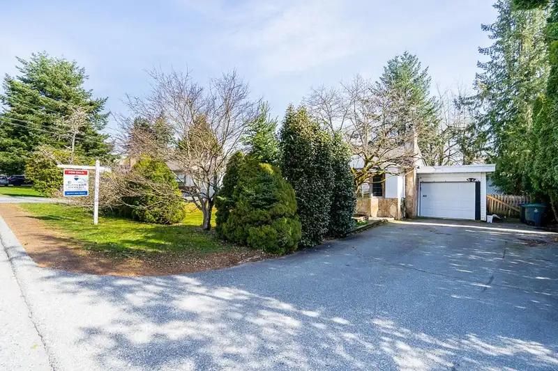 5940 173B STREET - photo 1 of 31