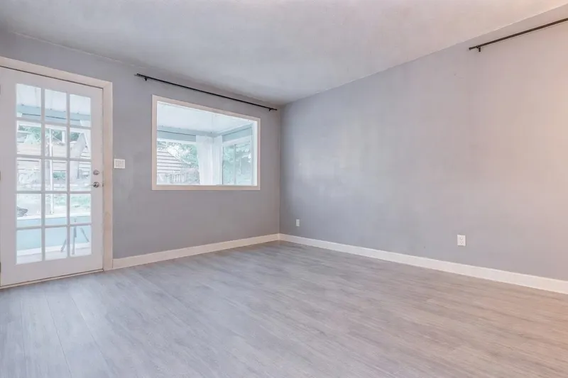 33186 3RD AVENUE - photo 4 of 25