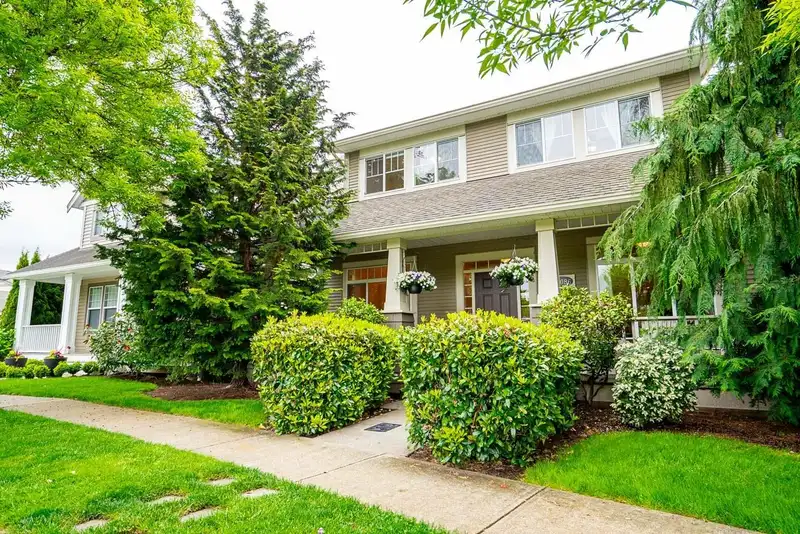 36086 SHADBOLT AVENUE - photo 2 of 39