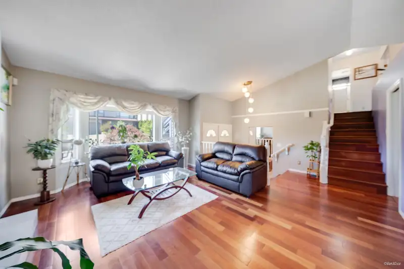 1295 DAIMLER STREET - photo 2 of 32