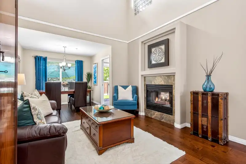 A15 3075 SKEENA STREET - photo 4 of 40