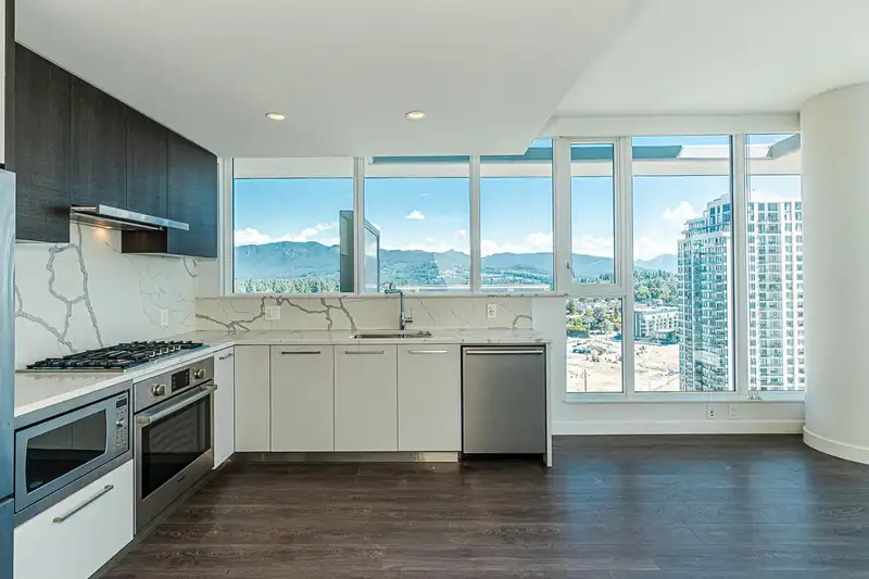 1806 567 CLARKE ROAD - photo 1 of 40