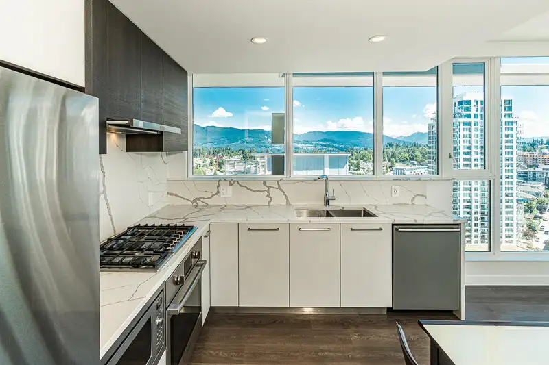 1806 567 CLARKE ROAD - photo 4 of 40