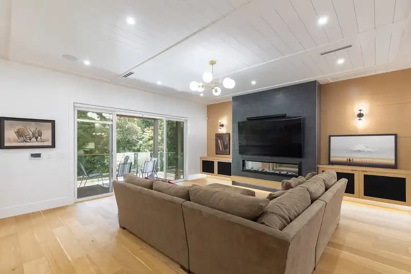 307 CUTLER STREET - photo 3 of 37