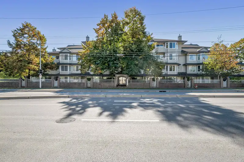 401 12110 80 AVENUE - photo 1 of 39