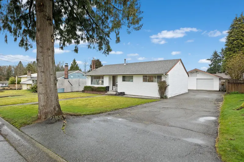 11060 WREN CRESCENT - photo 1 of 25