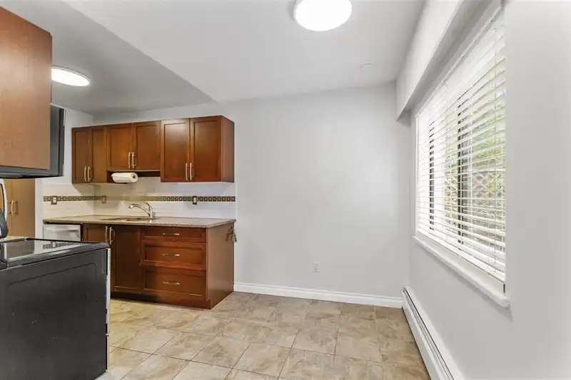 112 590 WHITING WAY - photo 4 of 22