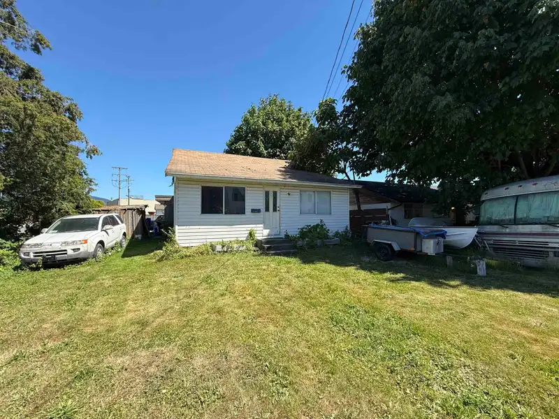 45871 ROWAT AVENUE - photo 3 of 9