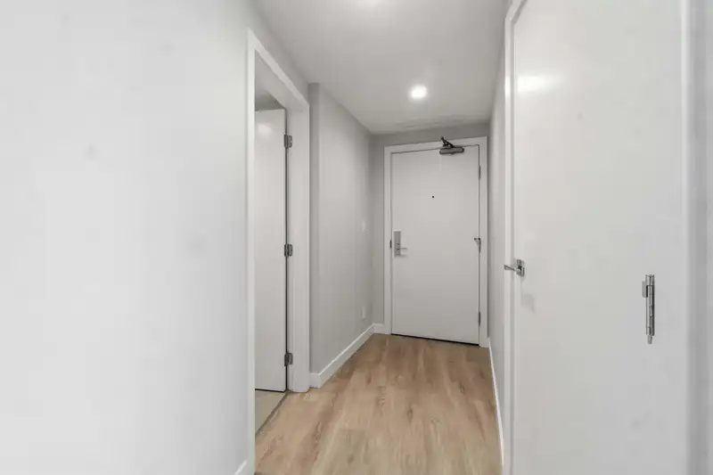 3006 567 EMERSON STREET - photo 3 of 37