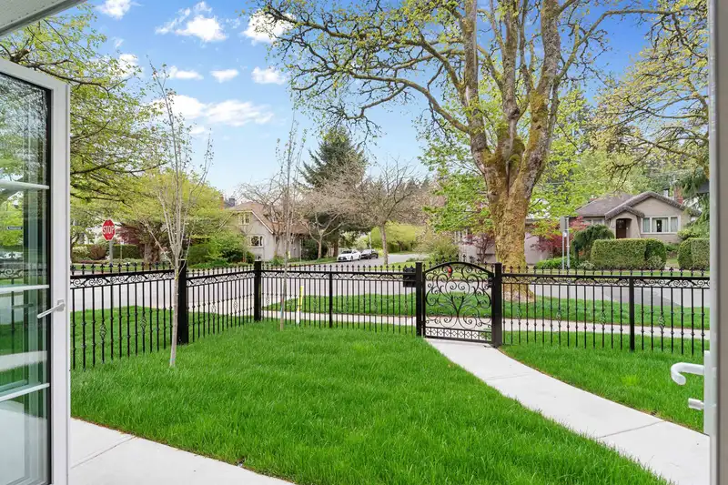 2 4503 W 15TH AVENUE - photo 4 of 32