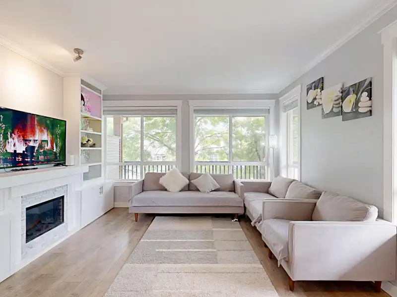 22 16772 61 AVENUE - photo 2 of 35