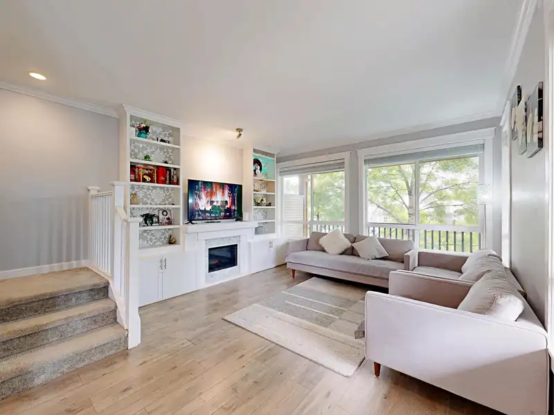 22 16772 61 AVENUE - photo 4 of 35