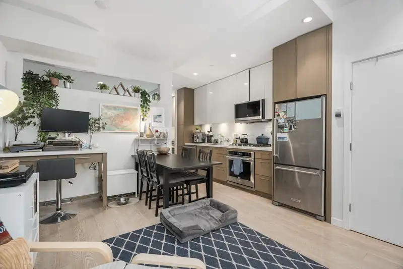109 417 GREAT NORTHERN WAY - photo 2 of 20