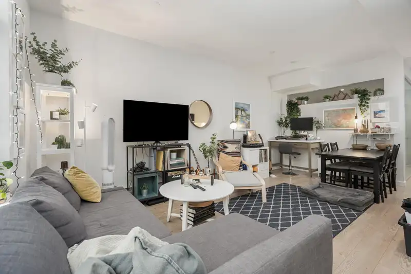 109 417 GREAT NORTHERN WAY - photo 3 of 20