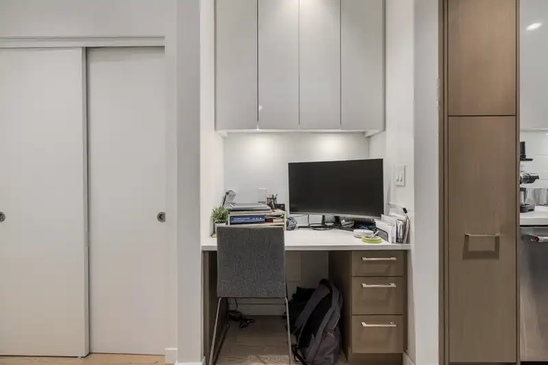 109 417 GREAT NORTHERN WAY - photo 4 of 20