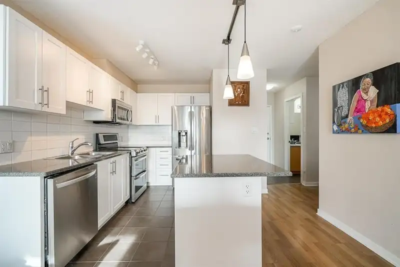 3208 1178 HEFFLEY CRESCENT - photo 4 of 21