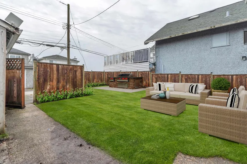 2052 E 41ST AVENUE - photo 2 of 20